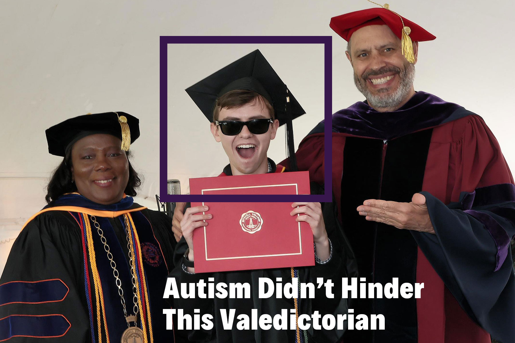 毕业生代表 Will Dreier '24 在毕业典礼上与总统 Tracy Y. Espy 和董事会主席 Rick D'Avino 站在一起。